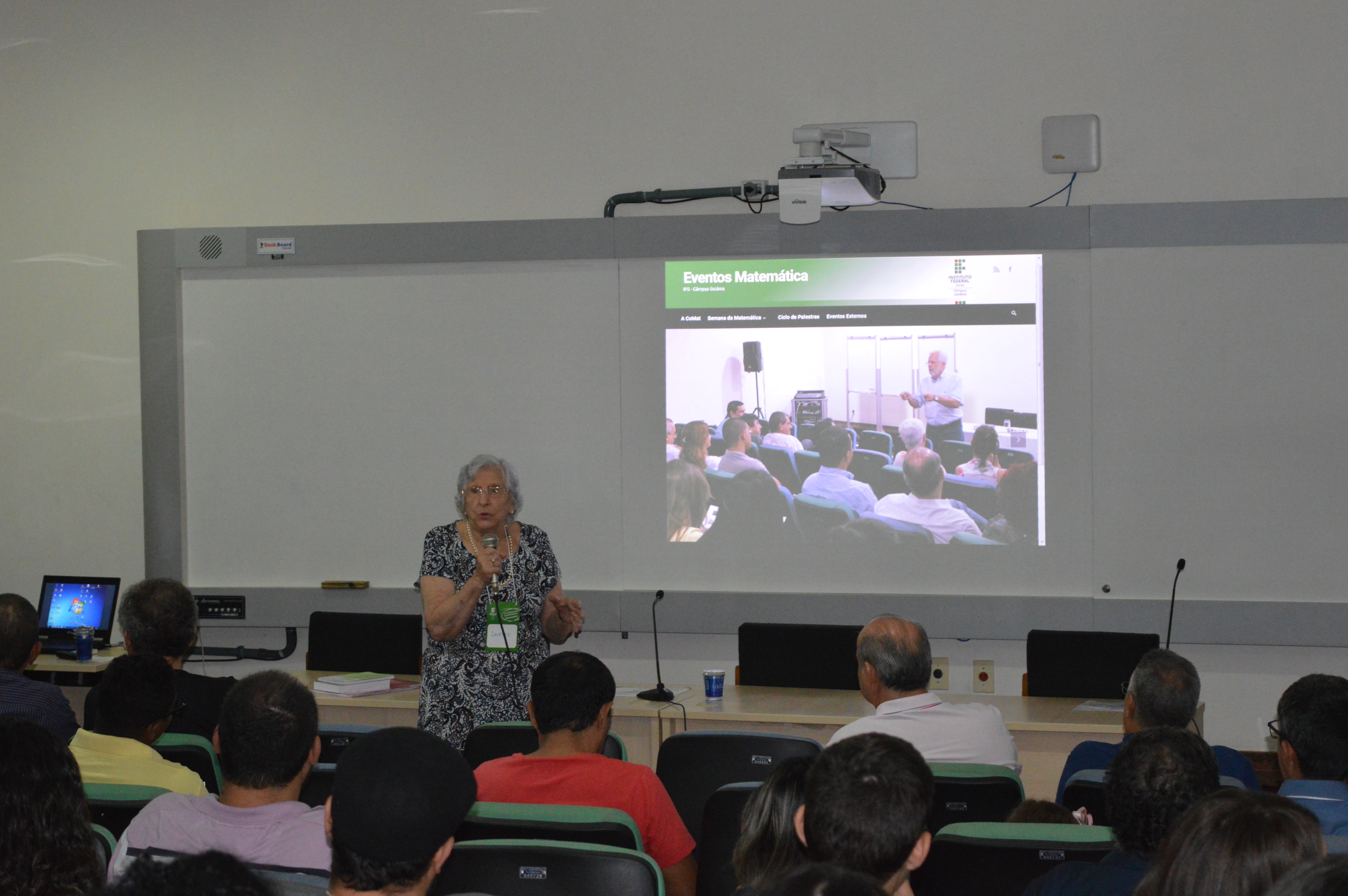 Professora do Câmpus de Rio Claro da Universidade Estadual Paulista (Unesp),Lourdes de la Rosa Onuchic, ministrou palestra sobre o tema: “Resolução de Problemas: Perspectivas e Conexões”, na abertura da 10ª  Semana da Licenciatura em Matemática.